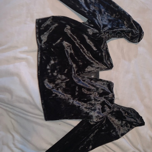 Velvet black long sleeve - Picture 2 of 2